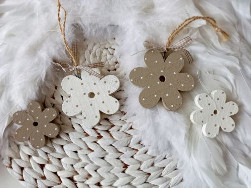 4 Holzblumen * Beige-Weiß