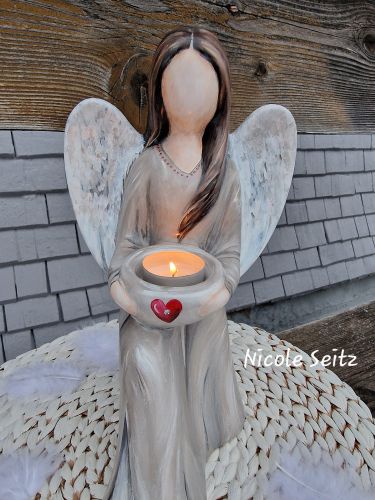 Preview: Engelfigur handbemalt * Herzenslicht * Herz * 29 x 18 x 22,5 cm * Keramik