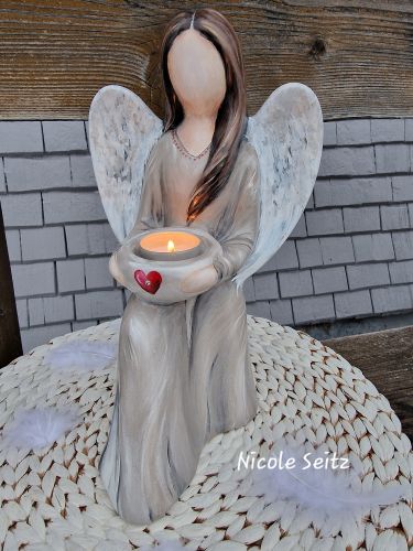 Preview: Engelfigur handbemalt * Herzenslicht * Herz * 29 x 18 x 22,5 cm * Keramik