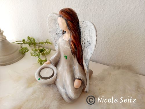 Preview: Engellicht handbemalt * Beige * Herz * Höhe 21 cm * Keramik