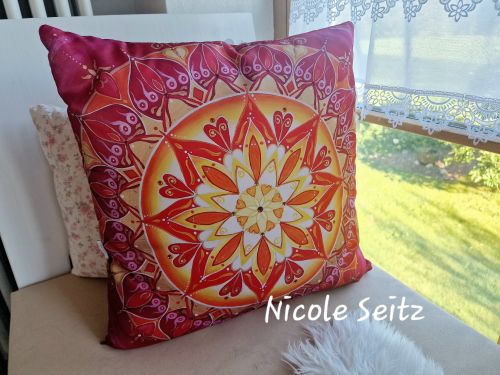 Kissen * Mandala "Leuchtender Kreis" 45 x 45 cm * Satin * mit Füllung