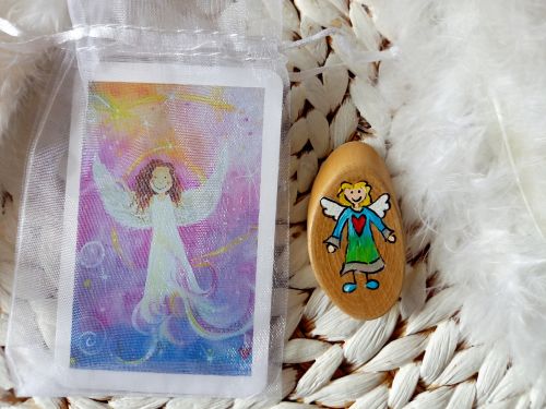 Preview: Hosentaschen-Schutzengel * Holz * in Organza-Säckchen mit Spruchkärtchen