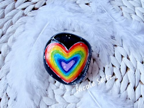 Stein * Regenbogenherz * Für immer im Herzen * handbemalt * 5,5 x 5,3 x 2,5 cm * Trauerstein