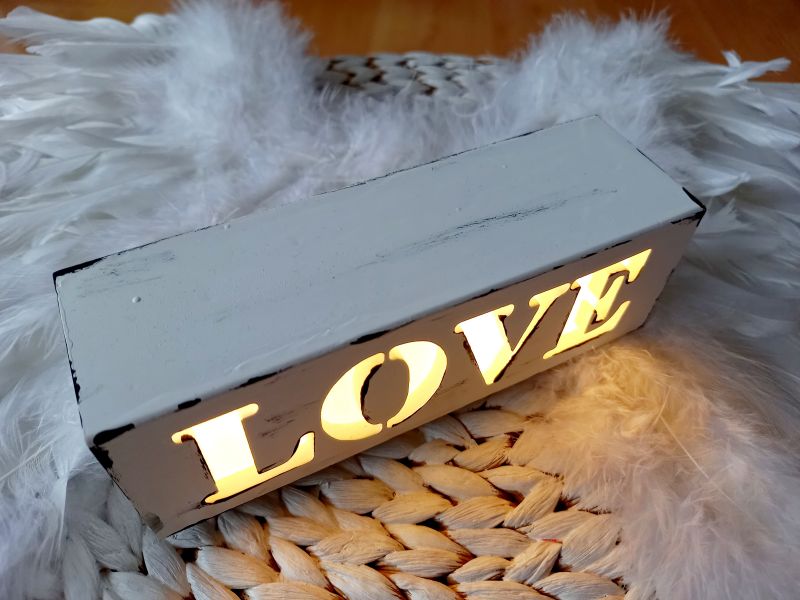 Leuchtender Schriftzug LOVE * 15 x 5 x 4,5 cm * Shabby