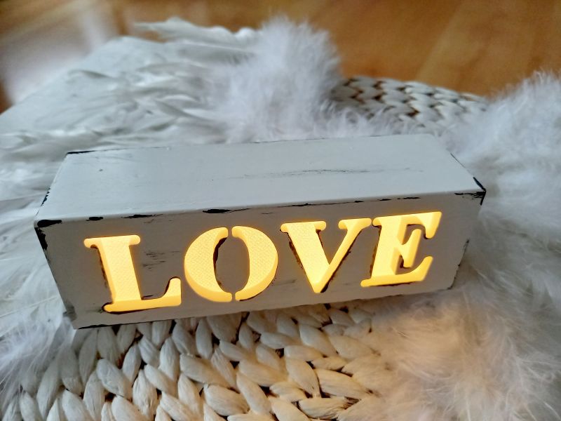 Leuchtender Schriftzug LOVE * 15 x 5 x 4,5 cm * Shabby