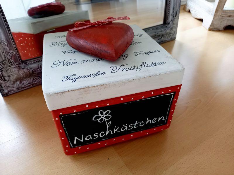 Holzkästchen " Naschkästchen * Herz * Vintage