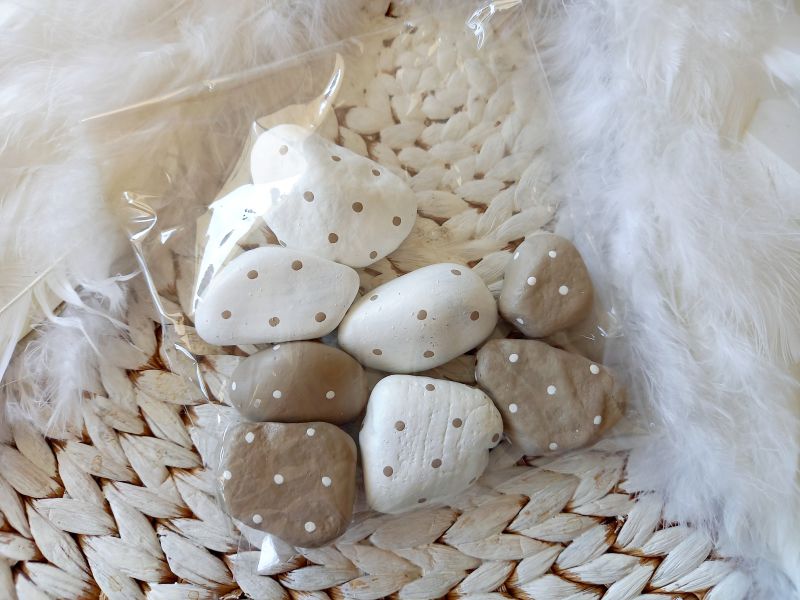 Dekosteine * bemalt * Shabby * Weiß-Beige * auch für den Außenbereich geeignet