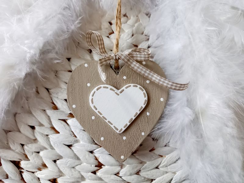 Herzhänger * Pünktchen * Beige * 8 x 8 x 0,7 cm * Holz