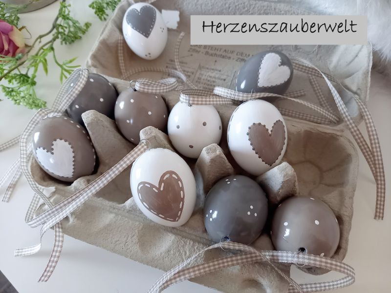 Ostereier * HANDBEMALT * 10 Stück * Kunststoff * Beige-Taupe-Weiß * Herz * Shabby * Landhaus