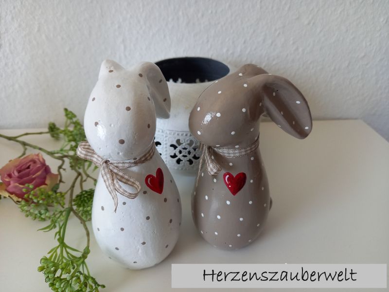 2 Osterhasen * Beton * Beige-Weiß * 15 cm * Herz * Hasenpaar * Pünktchen