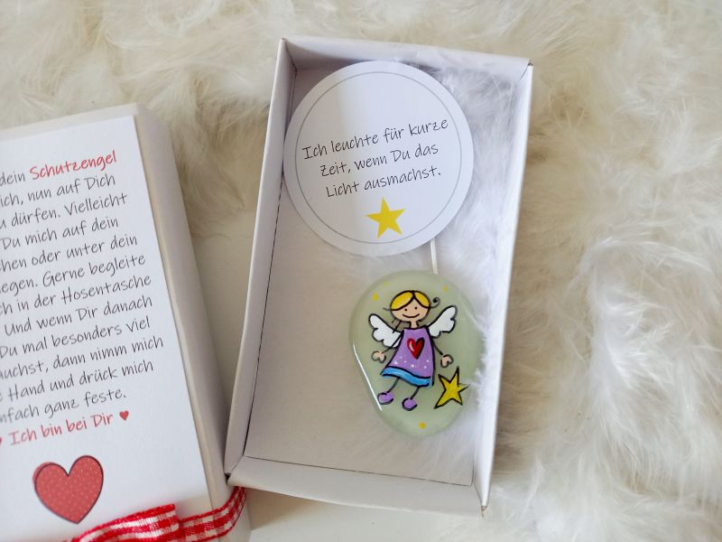 Schutzengel für Kinder * kurz nachtleuchtend * in einem Karton mit Spruchkärtchen * Lila