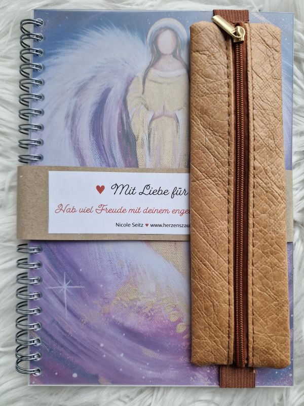 Bundle Engel-Terminplaner 2025 * mit Mäppchen (mit Kugelschreiber und Bleistift) und Postkarte * Geschenkset