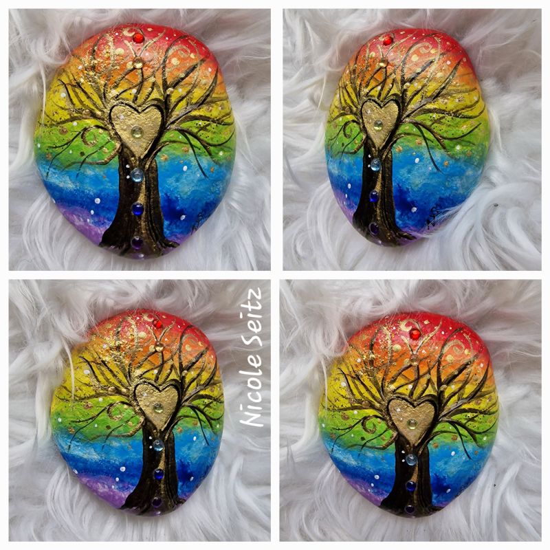 Stein * Lebensbaum * Regenbogen * handbemalt * 8,5 x 7,5 x 2 cm