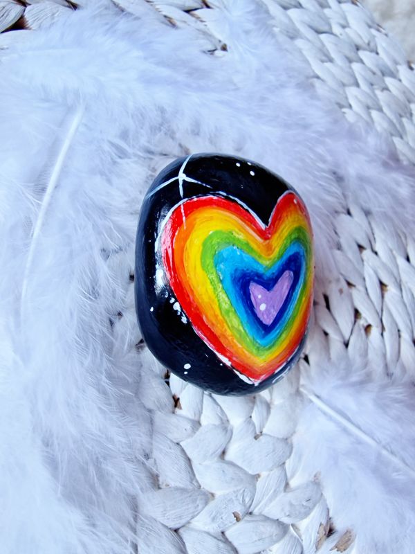 Stein * Regenbogenherz * Für immer im Herzen * handbemalt * 5,5 x 5,3 x 2,5 cm * Trauerstein