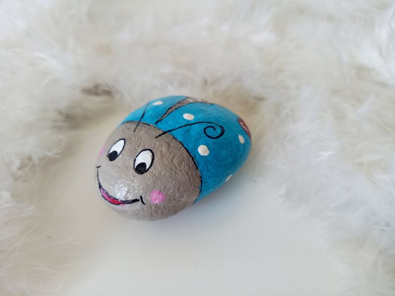 Käferl-Stein * Türkis mit Herzen * 5,8 x 4,2 x 3 cm