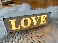 Leuchtender Schriftzug LOVE