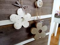 2 Holzblumen * Beige-Weiß